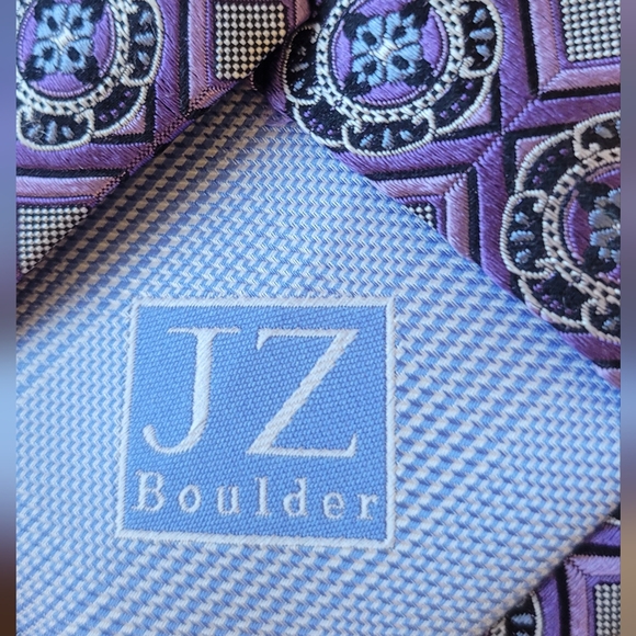 JZ Boulder All Silk Hand Made in USA Medallion Tie - Picture 4 of 5